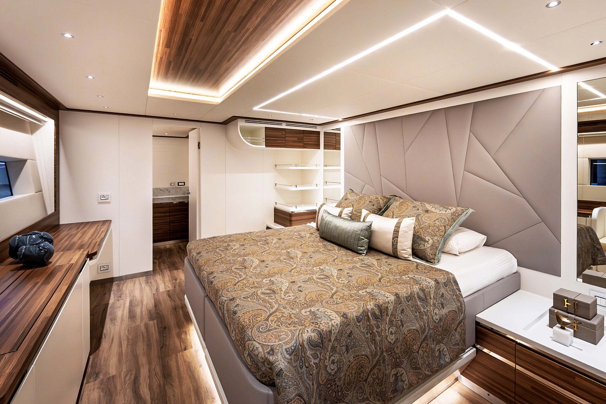 Аренда катамарана на солнечных батареях Vision F Yacht ATRAVERSIA во Франции